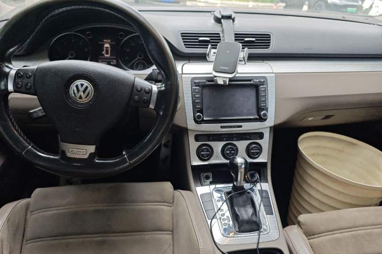 Used Volkswagen Passat 2008 R36 Estate Center Console
