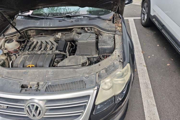 Used Volkswagen Passat 2008 R36 Estate Engine Bay Left