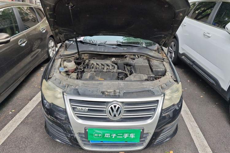 Used Volkswagen Passat 2008 R36 Estate Engine Bay