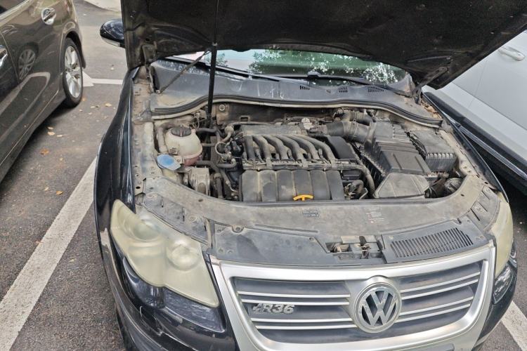 Used Volkswagen Passat 2008 R36 Estate Engine Bay Right