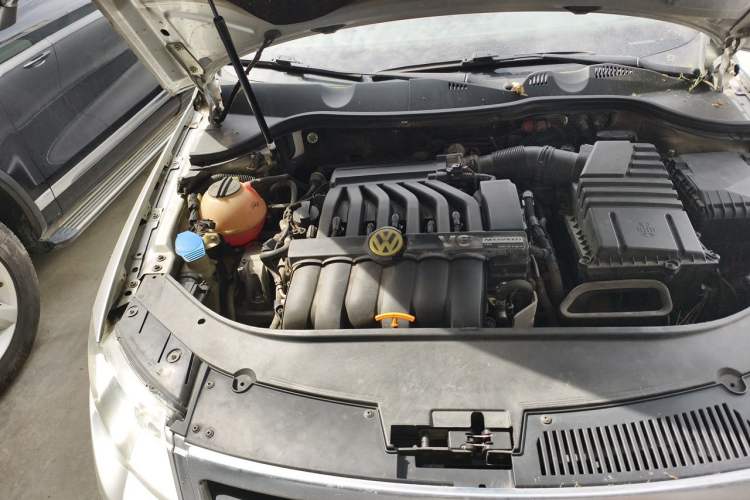 Used Volkswagen Passat 2008 R36 Estate Engine Bay Right