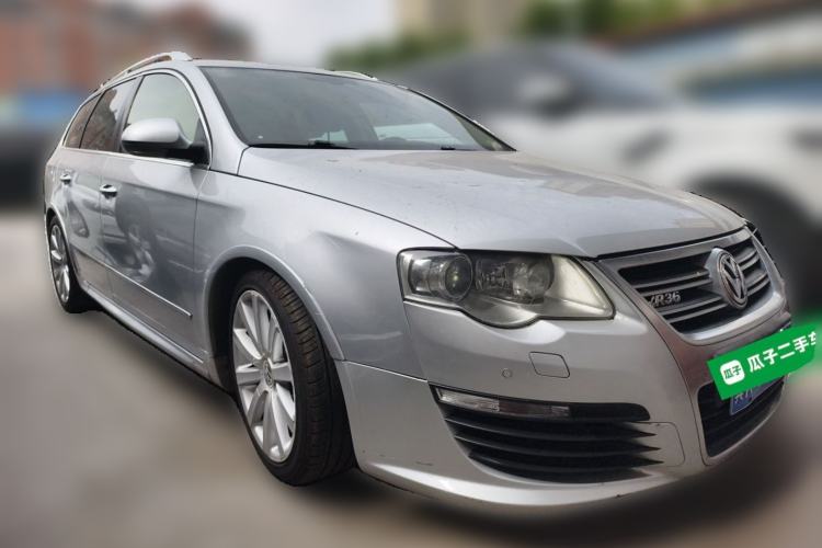 Used Volkswagen Passat 2008 R36 Estate Front Right 45 Deg