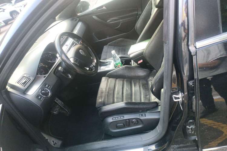 Used Volkswagen Passat 2008 R36 Estate Left Front Seat