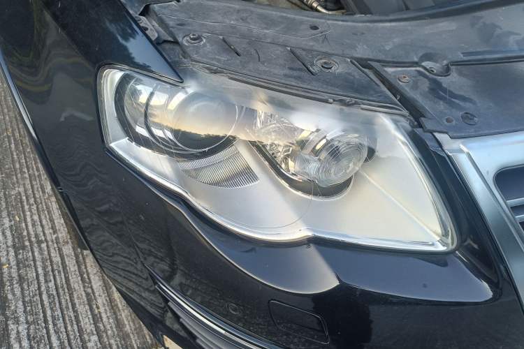 Used Volkswagen Passat 2008 R36 Estate Right Front Headlight