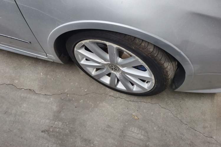 Used Volkswagen Passat 2008 R36 Estate Right Front Wheel Hub