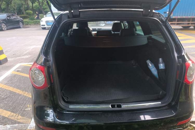 Used Volkswagen Passat 2008 R36 Estate Trunk