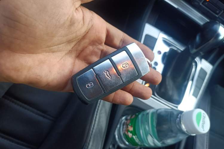 Used Volkswagen Passat 2008 R36 Estate Vehicle Key