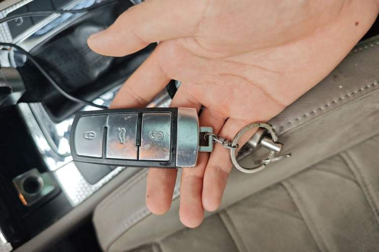 Used Volkswagen Passat 2008 R36 Estate Vehicle Key