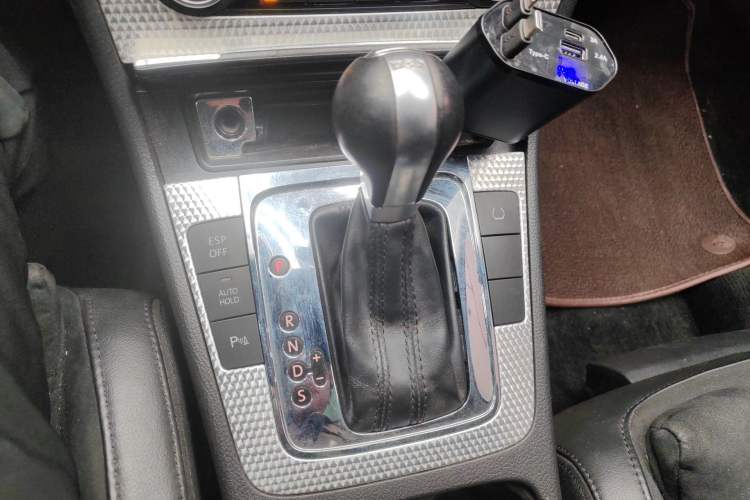 Used Volkswagen Passat 2008 R36 Estate Gear Lever