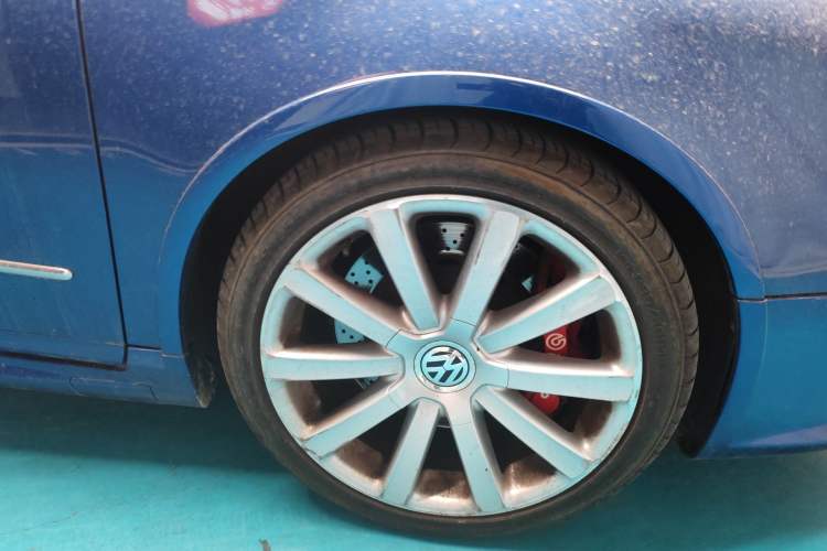 Used Volkswagen Passat 2008 R36 Estate Right Front Wheel Hub