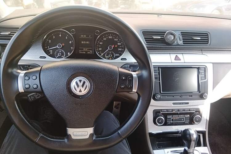 Used Volkswagen Passat 2008 R36 3.6 I FSI Center Console