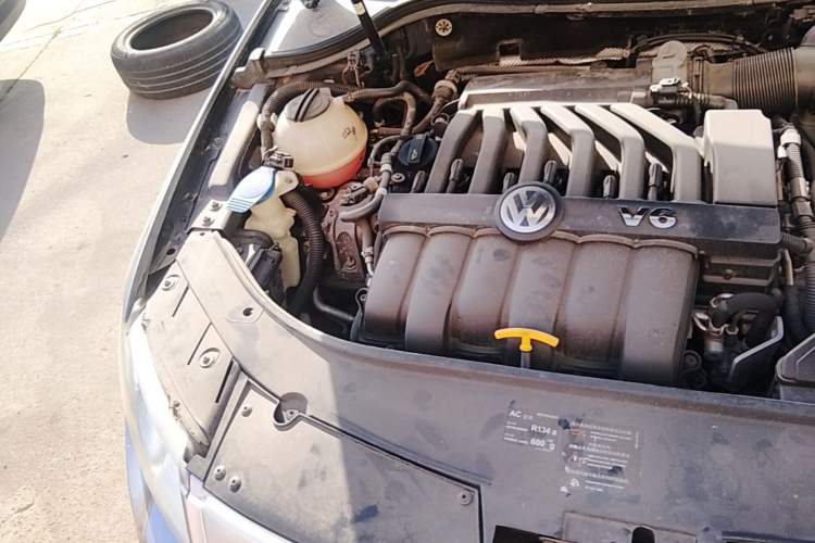 Used Volkswagen Passat 2008 R36 3.6 I FSI Engine Bay Right