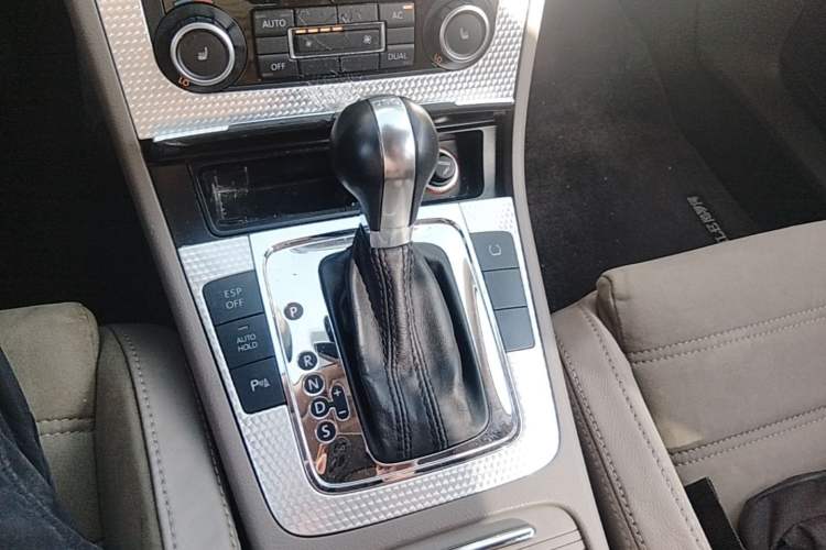 Used Volkswagen Passat 2008 R36 3.6 I FSI Gear Lever