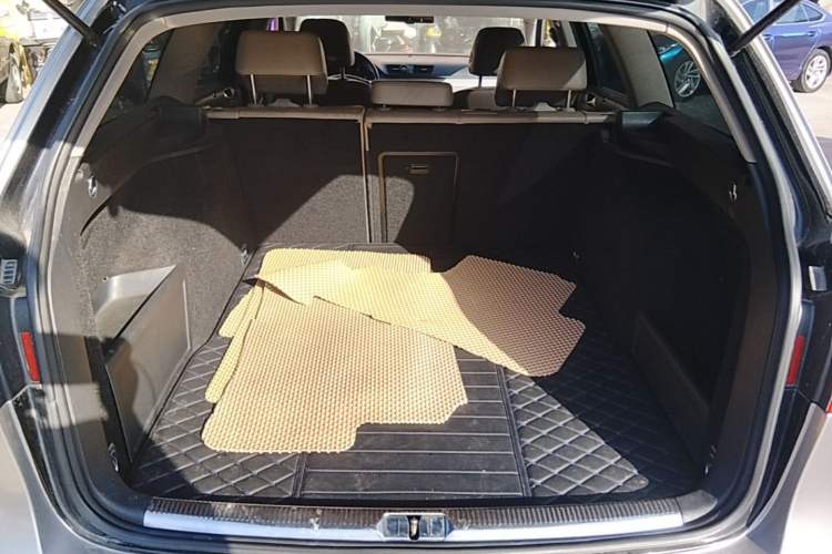 Used Volkswagen Passat 2008 R36 3.6 I FSI Trunk