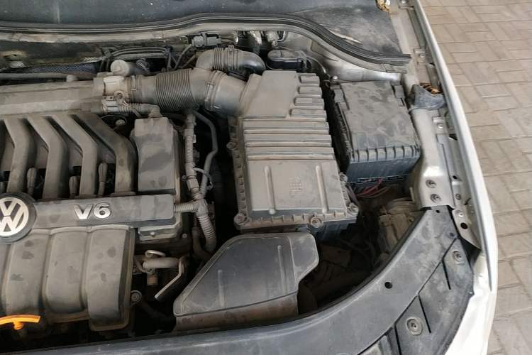 Used Volkswagen Passat 2008 R36 Estate Engine Bay Left