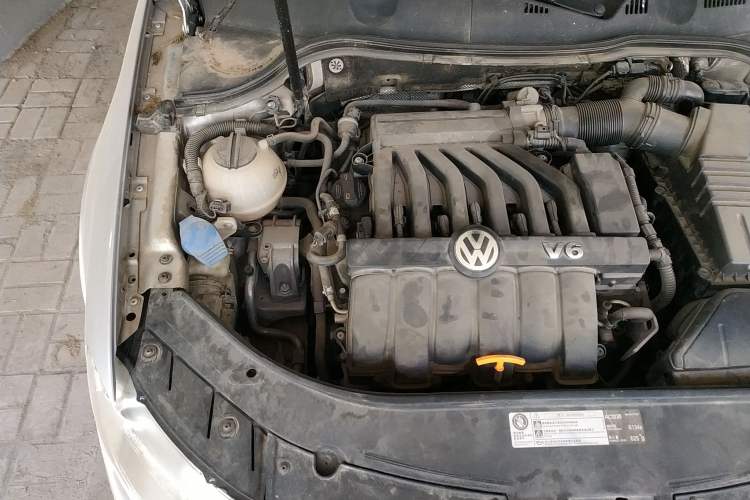 Used Volkswagen Passat 2008 R36 Estate Engine Bay Right