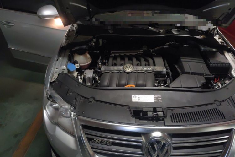 Used Volkswagen Passat 2008 R36 3.6 I FSI Engine Bay Right