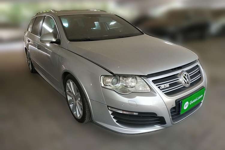 Used Volkswagen Passat 2008 R36 Estate Front Right 45 Deg