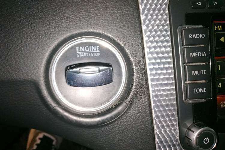Used Volkswagen Passat 2008 R36 Estate Vehicle Key