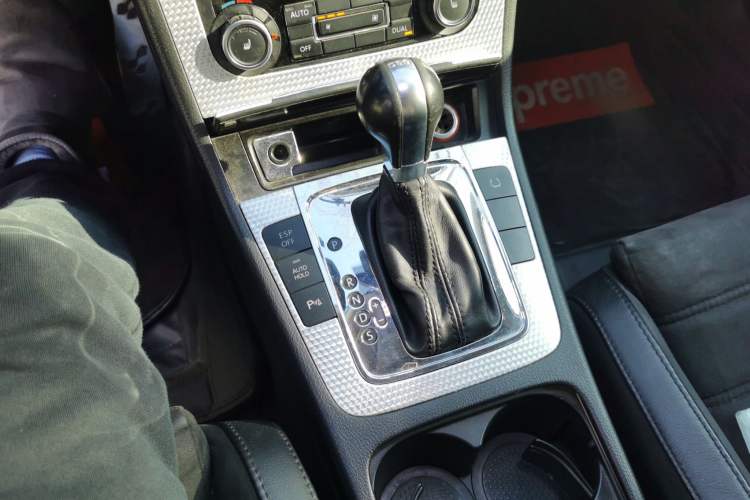 Used Volkswagen Passat 2008 R36 Estate Gear Lever