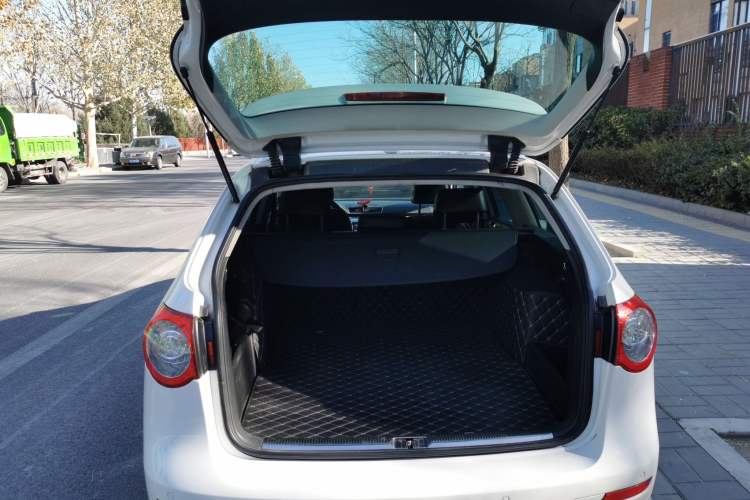 Used Volkswagen Passat 2008 R36 Estate Trunk
