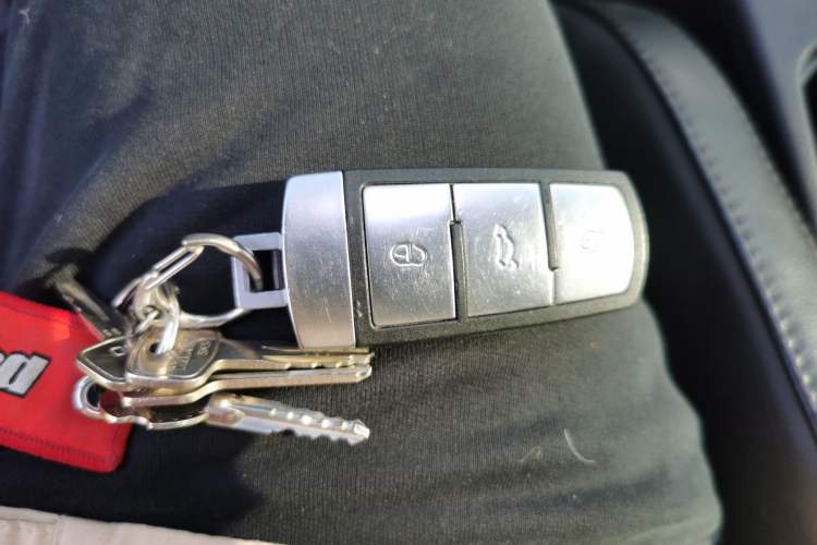 Used Volkswagen Passat 2008 R36 Estate Vehicle Key