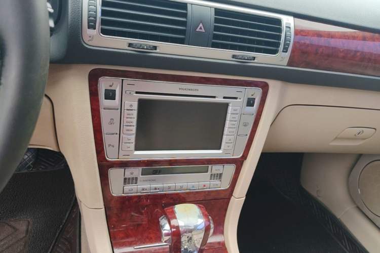 Used Volkswagen Passat 2009 1.8T Automatic Zunjie Model Audio And AC Panel