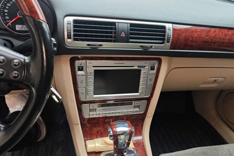Used Volkswagen Passat 2009 1.8T Automatic Zunjie Model Audio And AC Panel