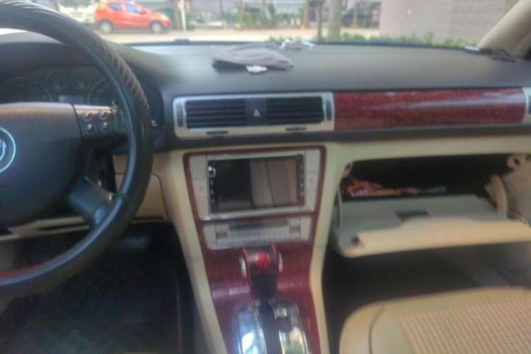 Used Volkswagen Passat 2009 1.8T Automatic Luxury Edition Audio And AC Panel