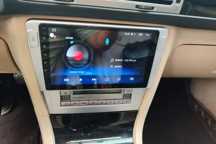 Used Volkswagen Passat 2009 1.8T Manual Luxury Model Audio And AC Panel