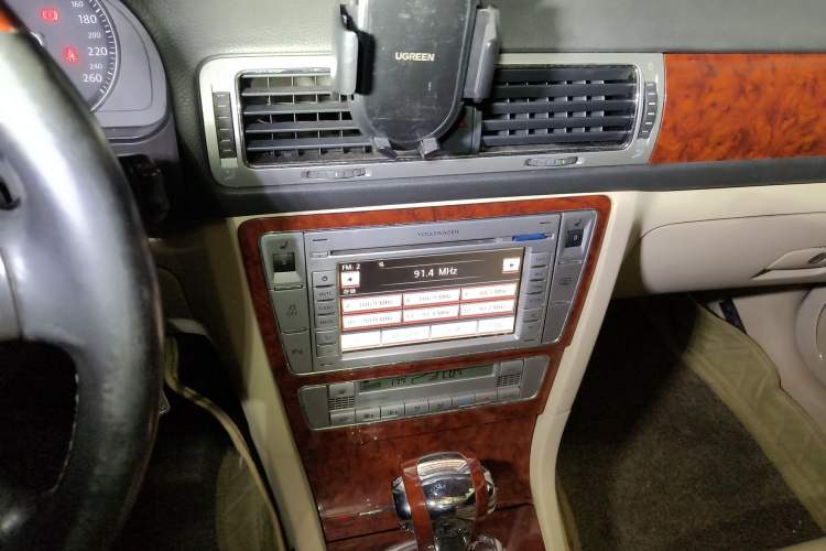 Used Volkswagen Passat 2009 1.8T Automatic Zunjie Model Audio And AC Panel