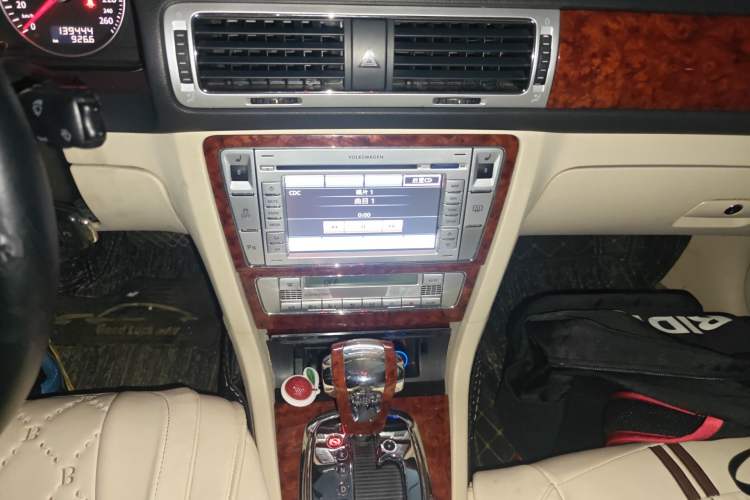 Used Volkswagen Passat 2009 1.8T Automatic Zunjie Model Audio And AC Panel
