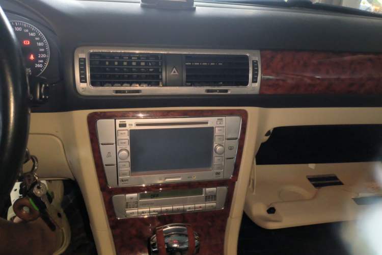 Used Volkswagen Passat 2009 1.8T Automatic Luxury Edition Audio And AC Panel