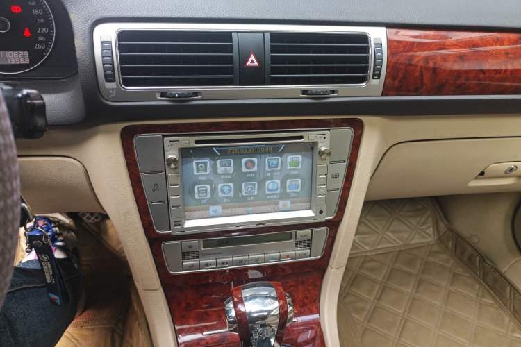 Used Volkswagen Passat 2009 1.8T Automatic Prestige Model Audio And AC Panel