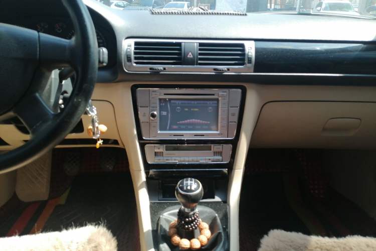 Used Volkswagen Passat 2009 1.8T Manual Luxury Model Audio And AC Panel