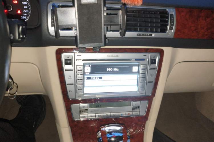 Used Volkswagen Passat 2009 1.8T Automatic Zunjie Model Audio And AC Panel