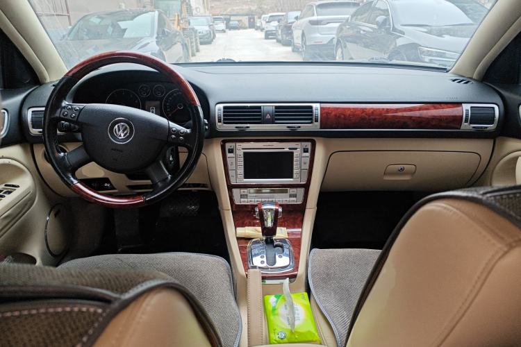 Used Volkswagen Passat 2009 1.8T Automatic Zunjie Model Center Console