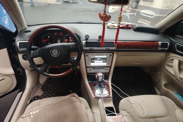 Used Volkswagen Passat 2009 1.8T Automatic Zunjie Model Center Console