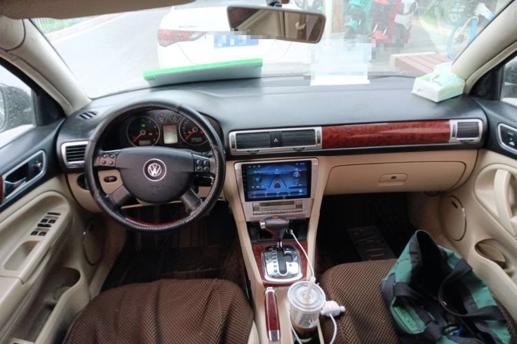 Used Volkswagen Passat 2009 1.8T Automatic Luxury Edition Center Console