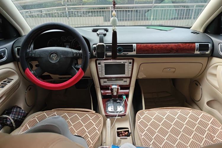 Used Volkswagen Passat 2009 1.8T Automatic Zunjie Model Center Console