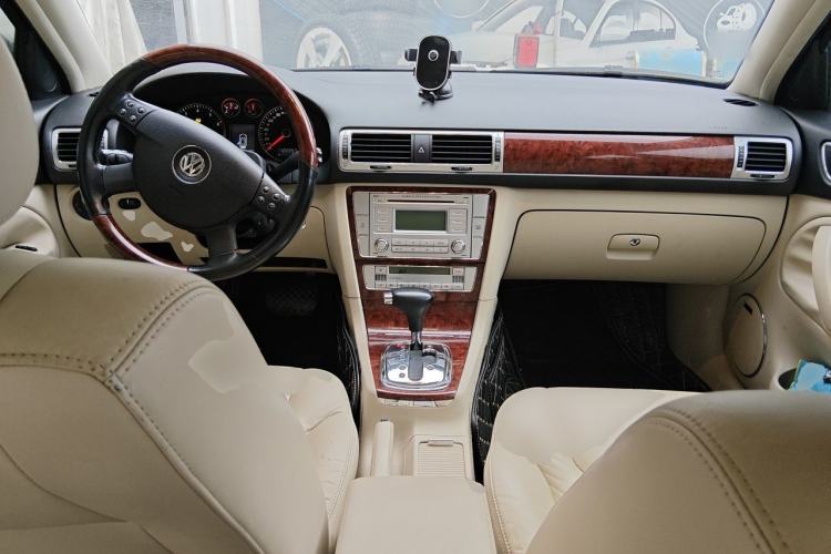 Used Volkswagen Passat 2009 1.8T Automatic Luxury Edition Center Console