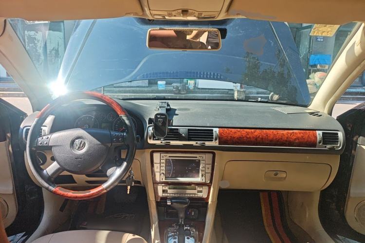 Used Volkswagen Passat 2009 1.8T Automatic Luxury Edition Center Console
