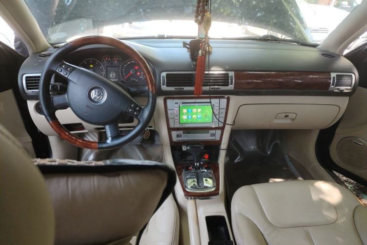 Used Volkswagen Passat 2009 1.8T Automatic Luxury Edition Center Console