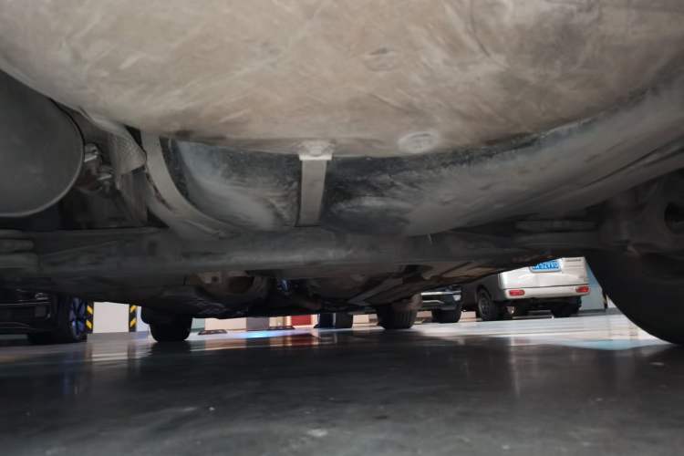 Used Volkswagen Passat 2009 2.0L MFI Manual Luxury Edition Chassis Rear