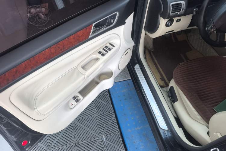Used Volkswagen Passat 2009 1.8T Manual Luxury Edition Driver Seat
