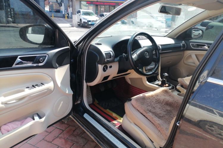 Used Volkswagen Passat 2009 1.8T Manual Luxury Model Driver Seat