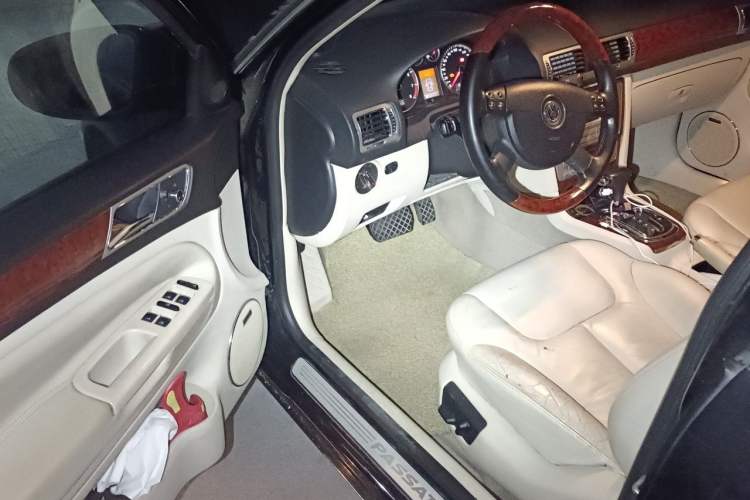 Used Volkswagen Passat 2009 1.8T Automatic Luxury Edition Driver Seat