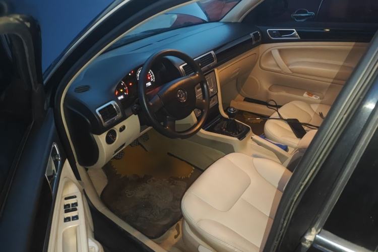 Used Volkswagen Passat 2009 1.8T Manual Luxury Model Driver Seat