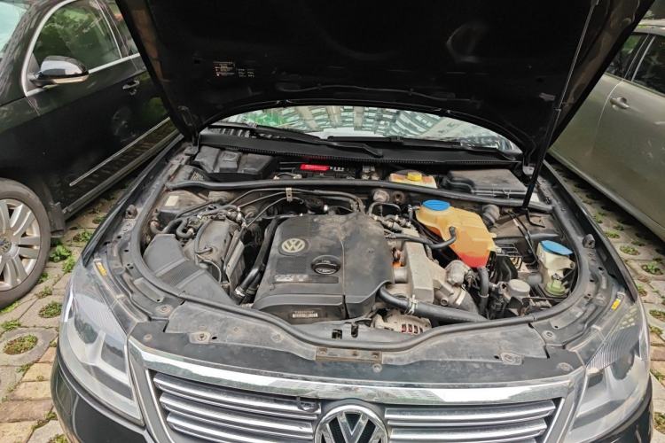 Used Volkswagen Passat 2009 1.8T Automatic Zunjie Model Engine Bay