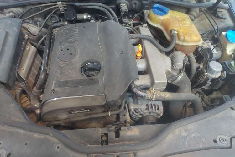 Used Volkswagen Passat 2009 1.8T Automatic Luxury Edition Engine Bay